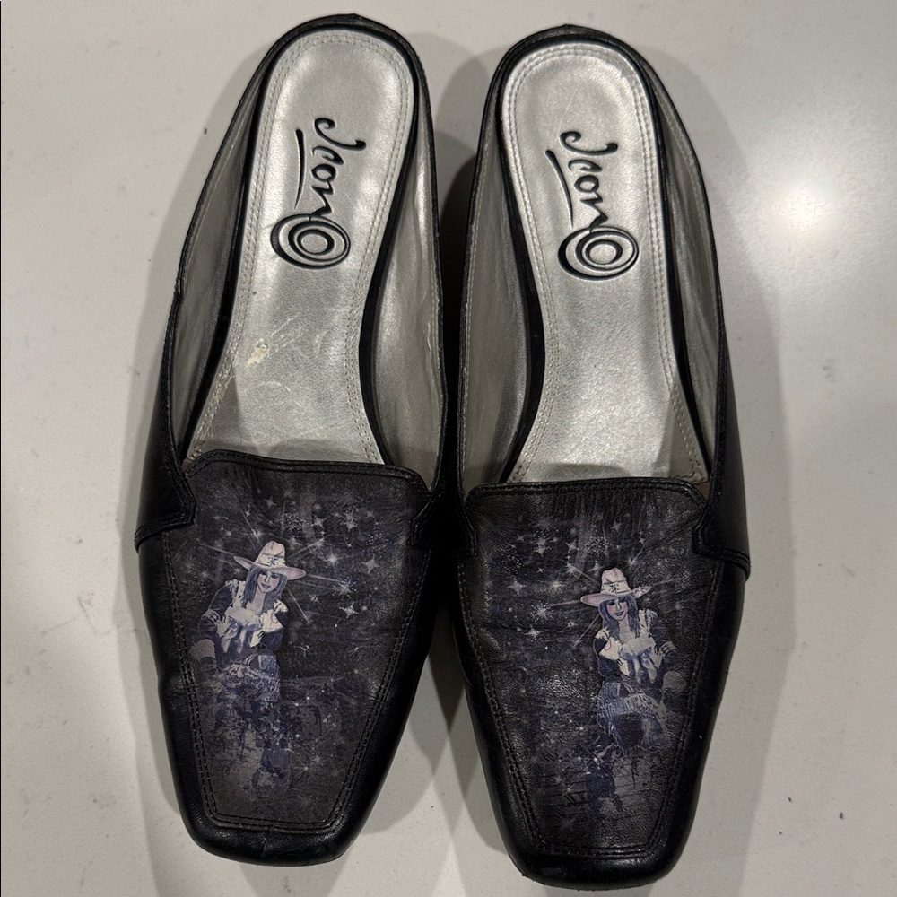 Jeon Black Graphic Mules
